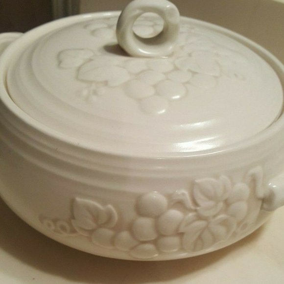 Lidded Casserole Serving Dish Raised Grape Pattern - Picture 2 of 4